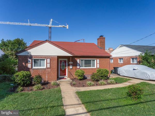 1305 ROLFE ST, Arlington, VA 22204