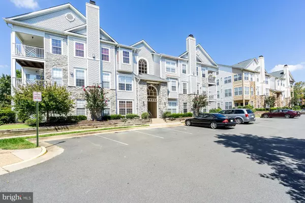 5928 FOUNDERS CROSSING CT #302, Alexandria, VA 22310