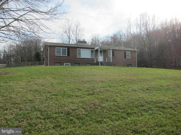 2555 JOHN MOSBY HWY, Boyce, VA 22620