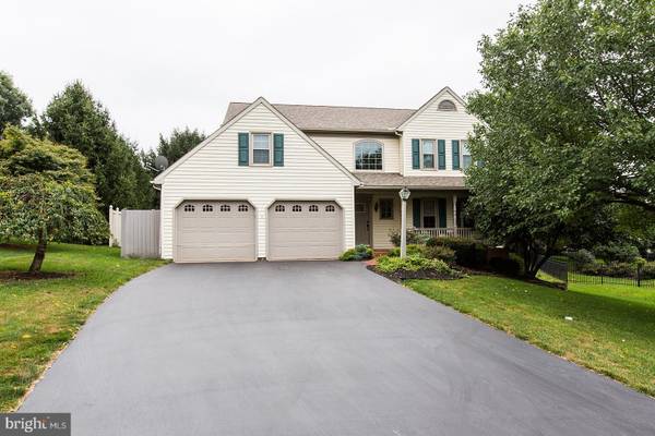 22 ROUND HOUSE DR, Lititz, PA 17543