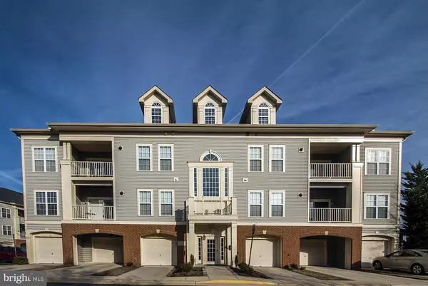 11330 WESTBROOK MILL LN #302, Fairfax, VA 22030