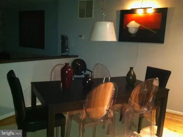 Clifton, VA 20124,5619 GOSLING DR