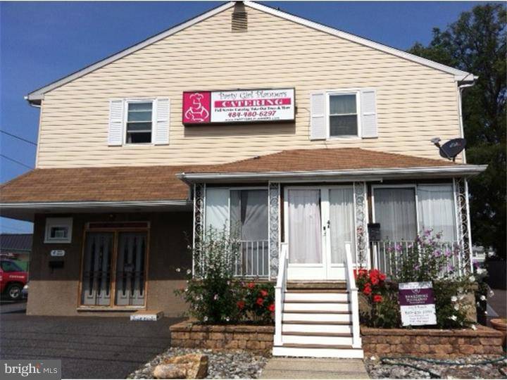 4 E MAPLE AVE, Brookhaven, PA 19015