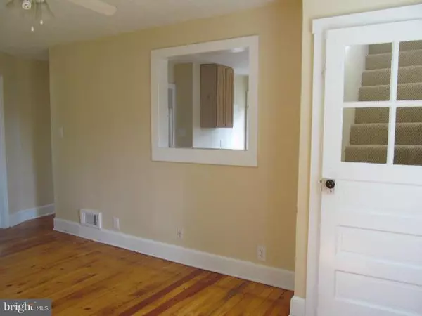 Chester Gap, VA 22623,63 WATERFALL RD