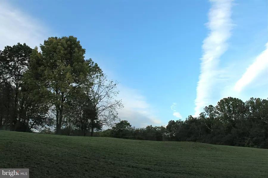 410 HUNTERS RD, Washington, VA 22747