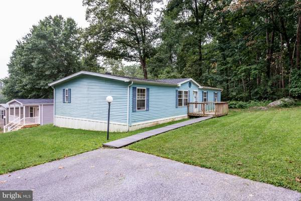 76 LAKEVIEW DR, Elizabethtown, PA 17022