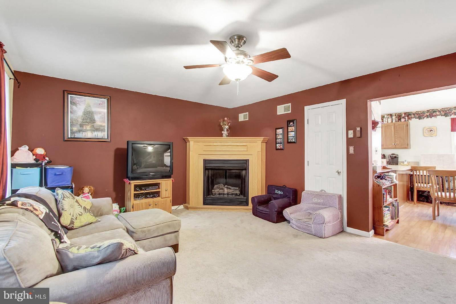 York, PA 17408,2832 BUTTERNUT LN