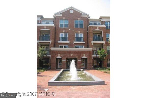 2901 SAINTSBURY PLZ #301, Fairfax, VA 22031