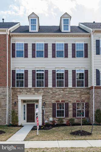 Chantilly, VA 20152,24946 EARLSFORD DR