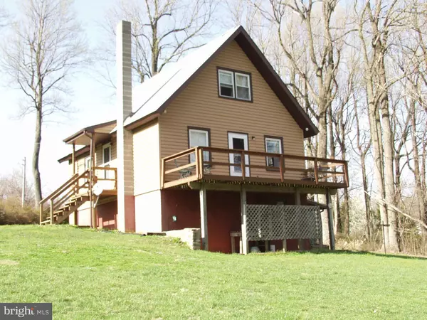 140 RIDGE DR, Chester Gap, VA 22623