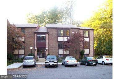 Fairfax, VA 22031,9745 KINGS CROWN CT #001