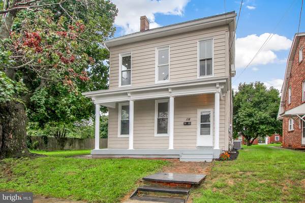 118 N MAIN ST, Jacobus, PA 17407