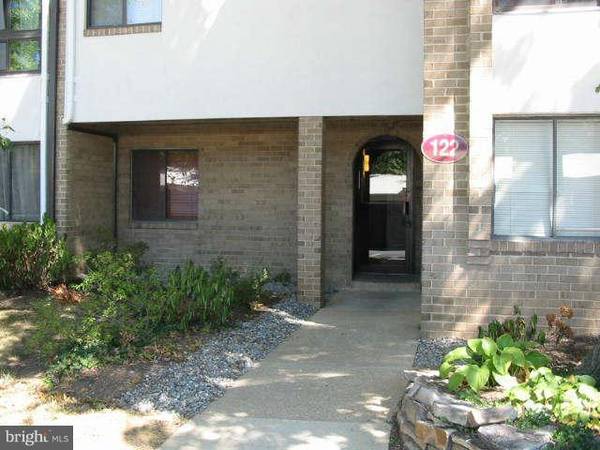 122 MONROE ST #202, Rockville, MD 20850