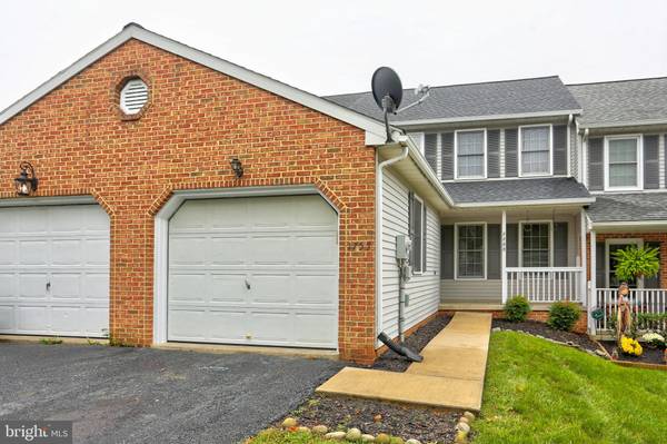 1755 BETZ FARM DR, Lancaster, PA 17603