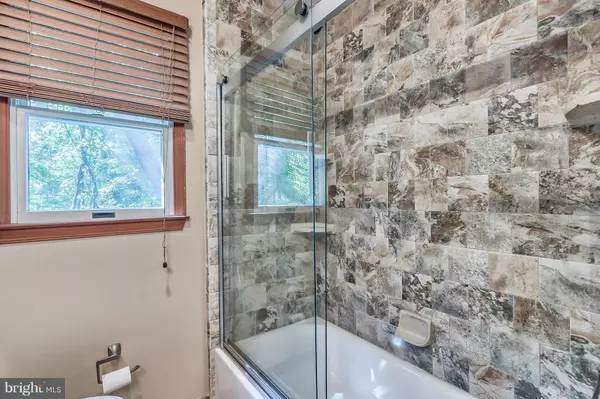 Glen Burnie, MD 21060,811 LONG COVE RD N