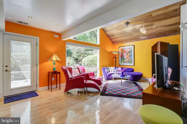 Bethesda, MD 20817,6204 SWORDS WAY