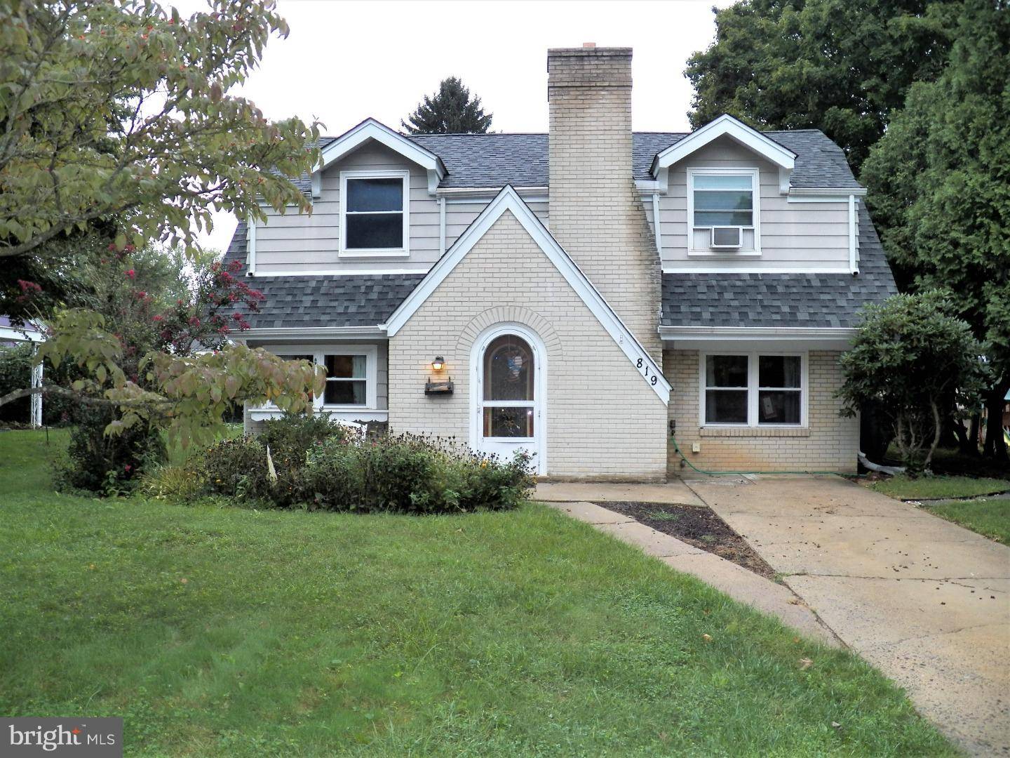 819 GLENWOOD ST, Emmaus, PA 18049
