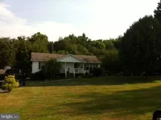 834 FODDERSTACK RD, Flint Hill, VA 22627