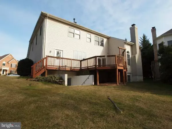 12715 AUTUMN CREST DR, Herndon, VA 20171