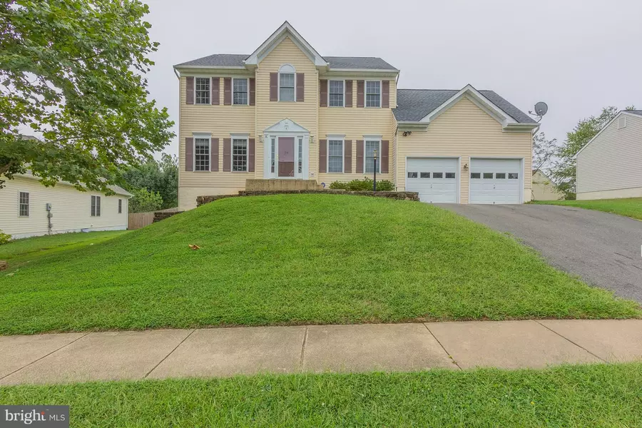 4 CLOVERLEAF CT, Fredericksburg, VA 22406