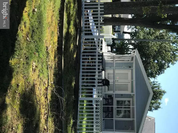 305 NELSON ST, Colonial Beach, VA 22443