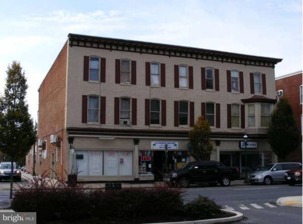 51 NORTH MAIN ST, Chambersburg, PA 17201