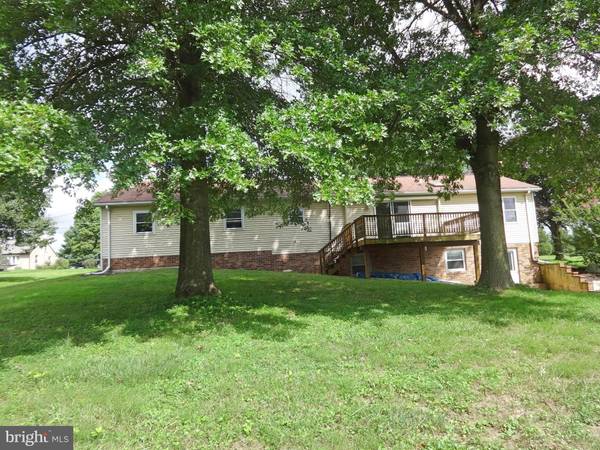 Spring Grove, PA 17362,2 LAKEVIEW DR