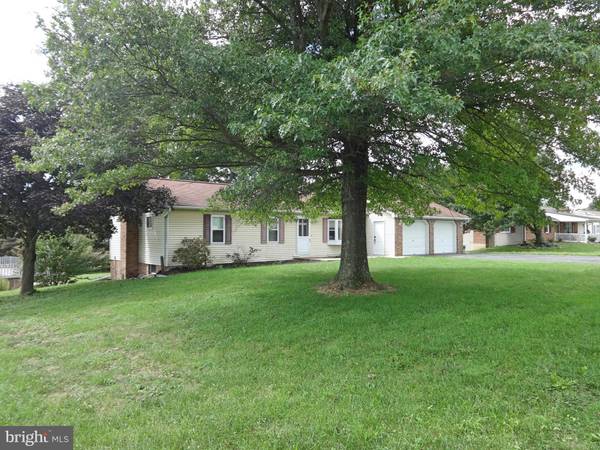 Spring Grove, PA 17362,2 LAKEVIEW DR