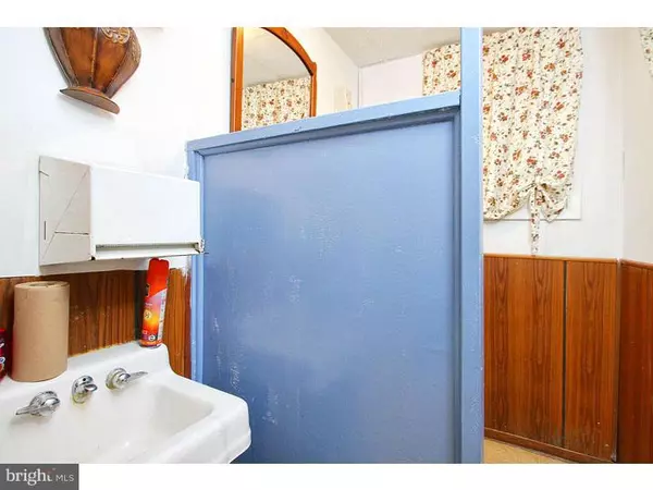 National Park, NJ 08063,522 HESSIAN AVE