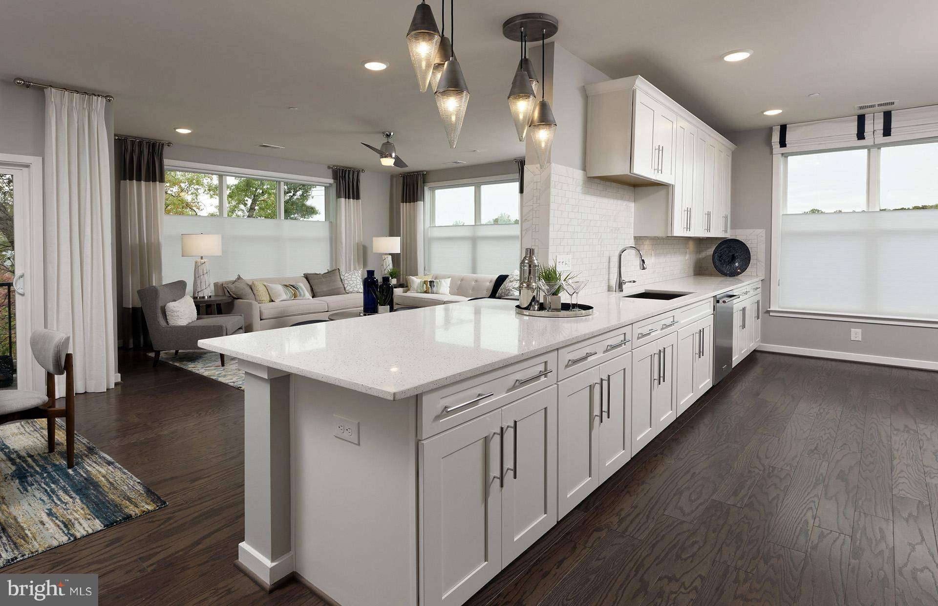 Fairfax, VA 22030,3989 NORTON PL #205