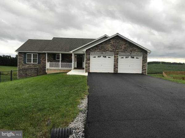 6 SPYGLASS DR, Martinsburg, WV 25403