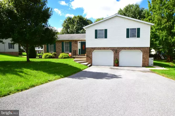 190 HUNTERS LN, Chambersburg, PA 17202