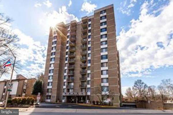 4 MONROE ST #1104, Rockville, MD 20850