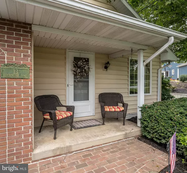 Lititz, PA 17543,13 COUNTRYSIDE LN