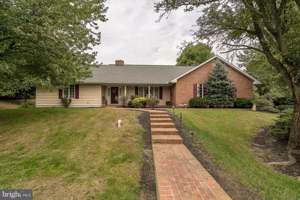 Lititz, PA 17543,13 COUNTRYSIDE LN