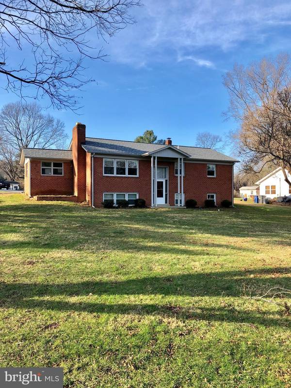 2 EARLY AVE, Round Hill, VA 20141