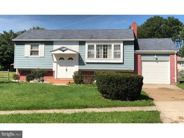 2 GREENBRIDGE DR, Newark, DE 19713