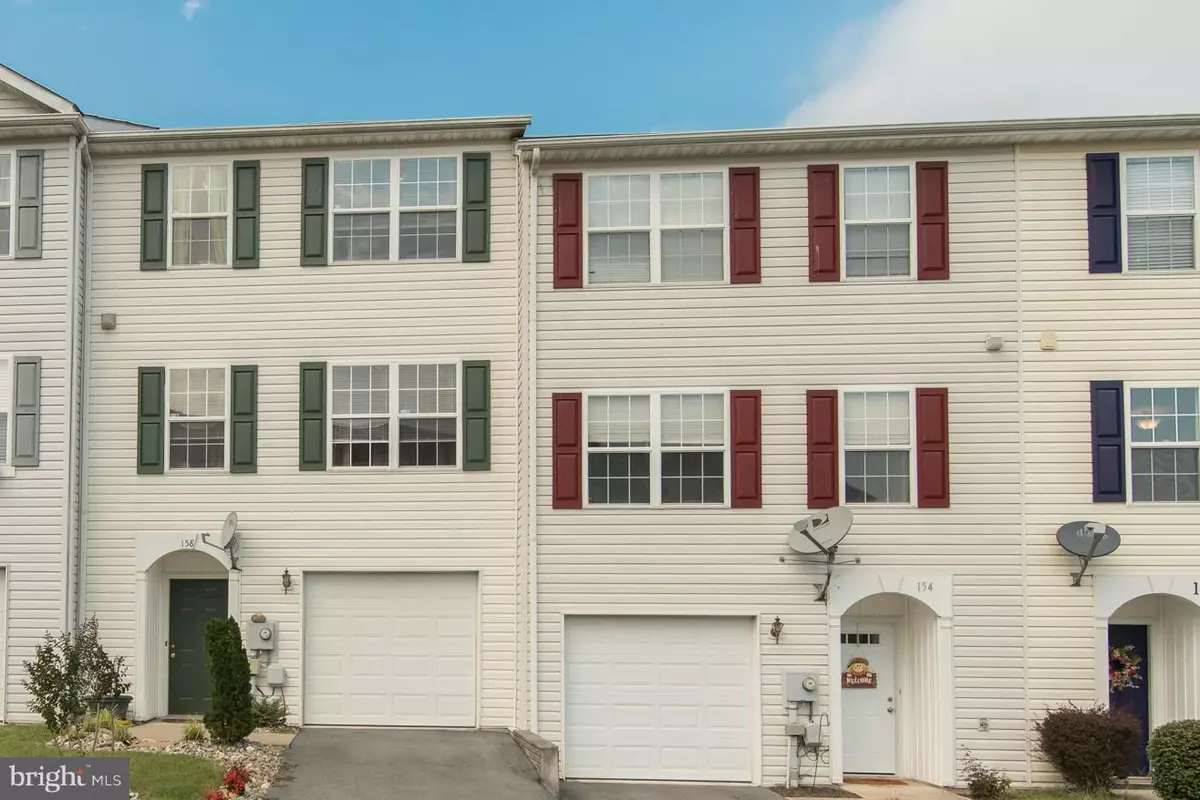 Martinsburg, WV 25405,158 PONY CIR