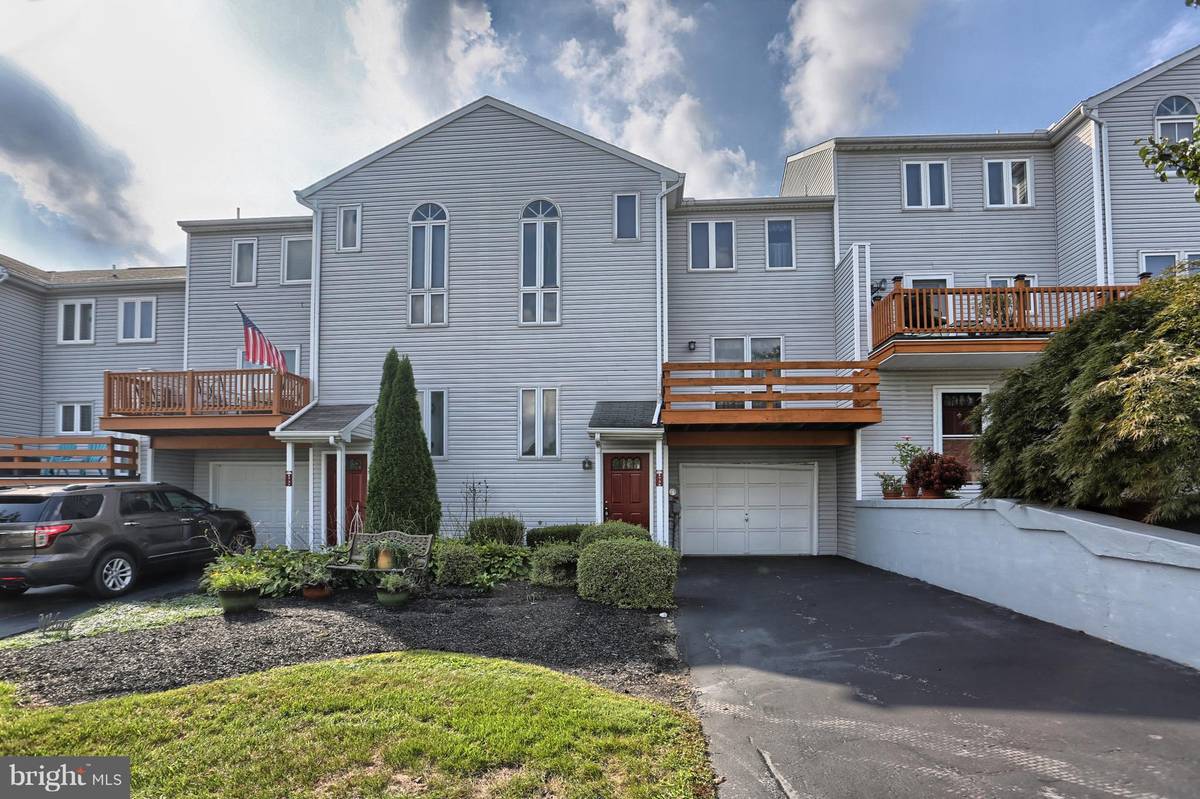 New Cumberland, PA 17070,1735 CREEK VISTA DR