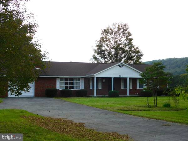 104 TABOR RD, Berkeley Springs, WV 25411