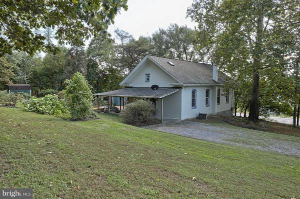 2366 RIVER RD, Bainbridge, PA 17502