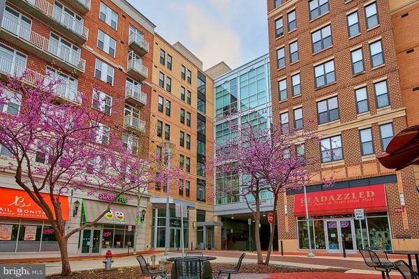 444 BROAD ST W #403, Falls Church, VA 22046