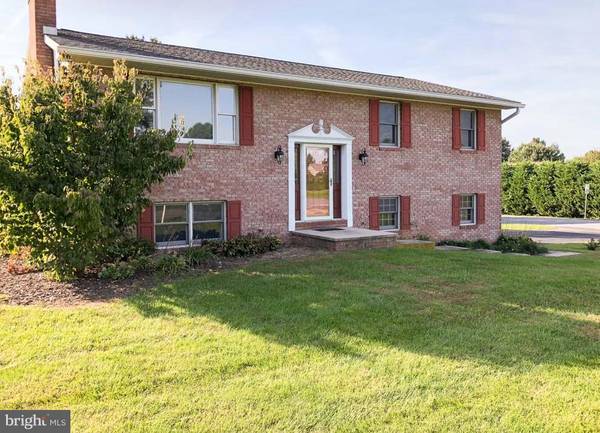 3455 CARNOUSTIE DR, Chambersburg, PA 17202