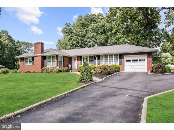 32 DAWSON DR, Upper Deerfield, NJ 08302