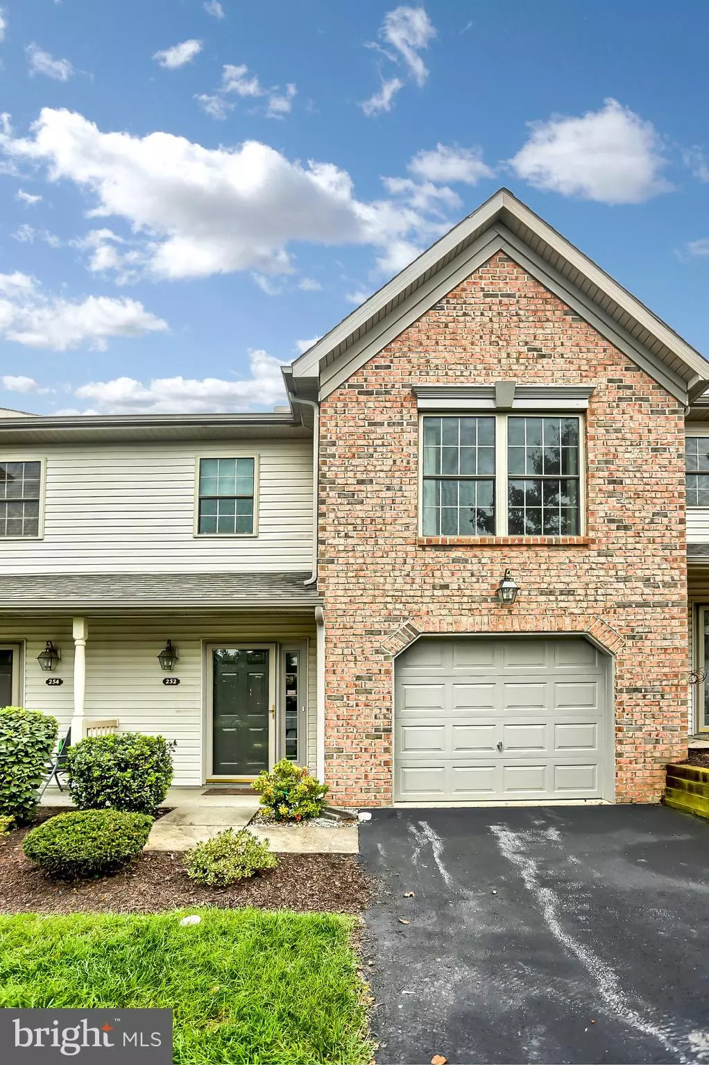 Harrisburg, PA 17110,252 SADDLE RIDGE DR