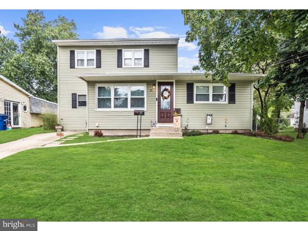 35 INDIAN QUEEN LN, Maple Shade, NJ 08052