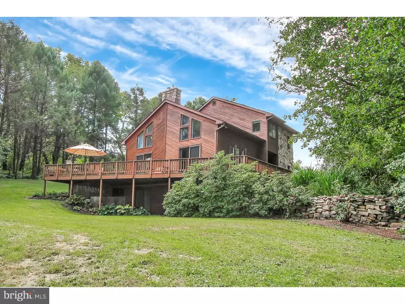 5884 GLEN RD, Coopersburg, PA 18036