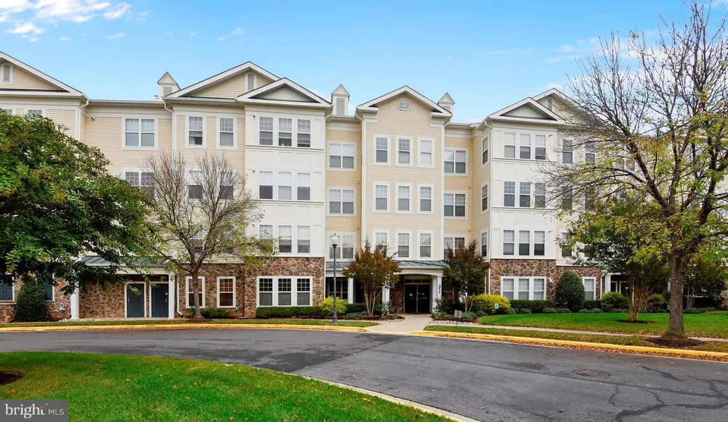 311 HIGH GABLES DR #204, Gaithersburg, MD 20878