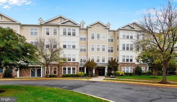 311 HIGH GABLES DR #204, Gaithersburg, MD 20878