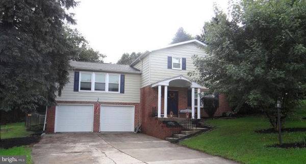 6 SURREY CT, Chambersburg, PA 17201